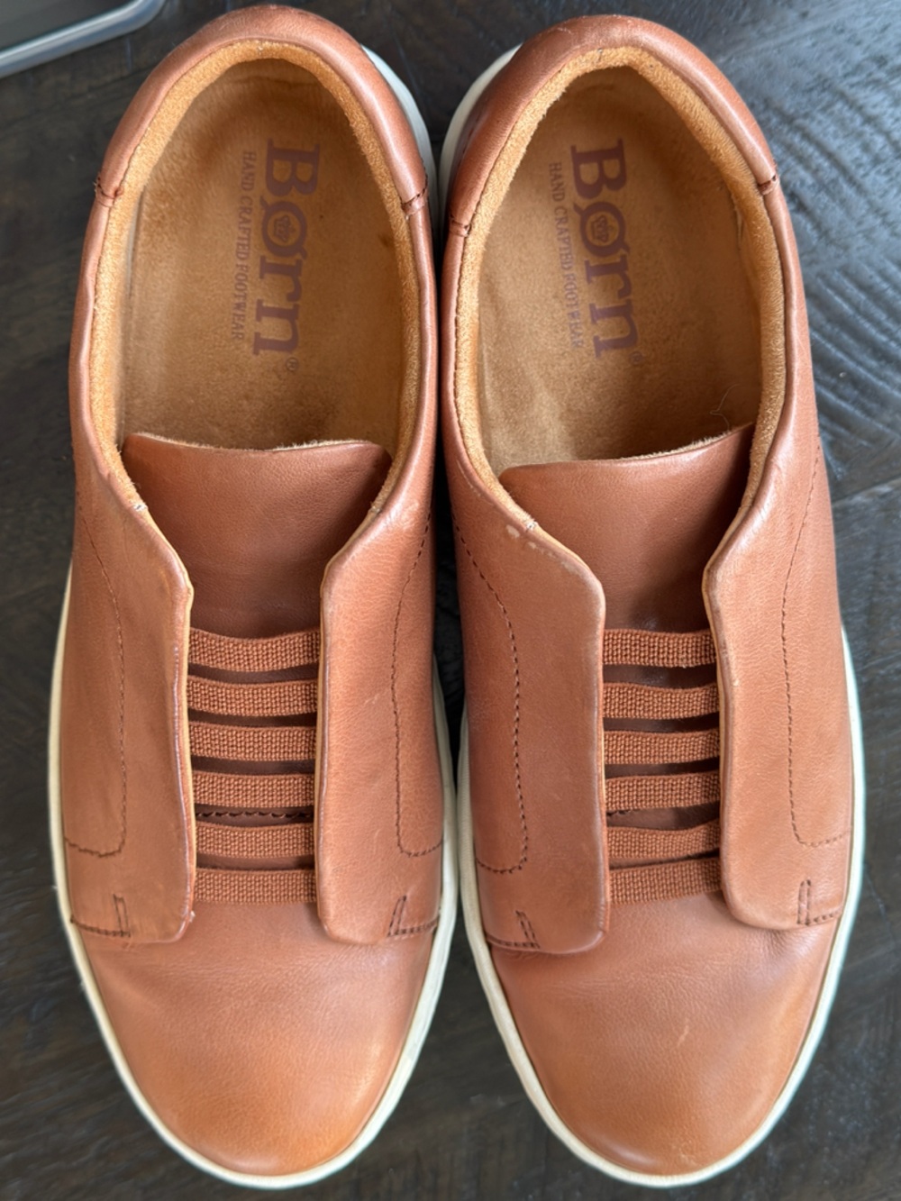 Born Leather Slip-On Women’s Size 9 – Comfortable Casual Sneakers